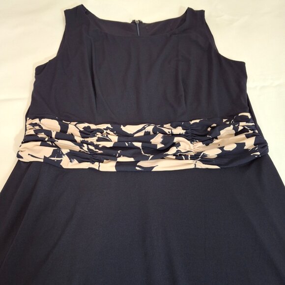 Jessica Howard Ladies Beautiful Blue Ruched Waist Fit & Flare Dress - Size 14W - Picture 10 of 16